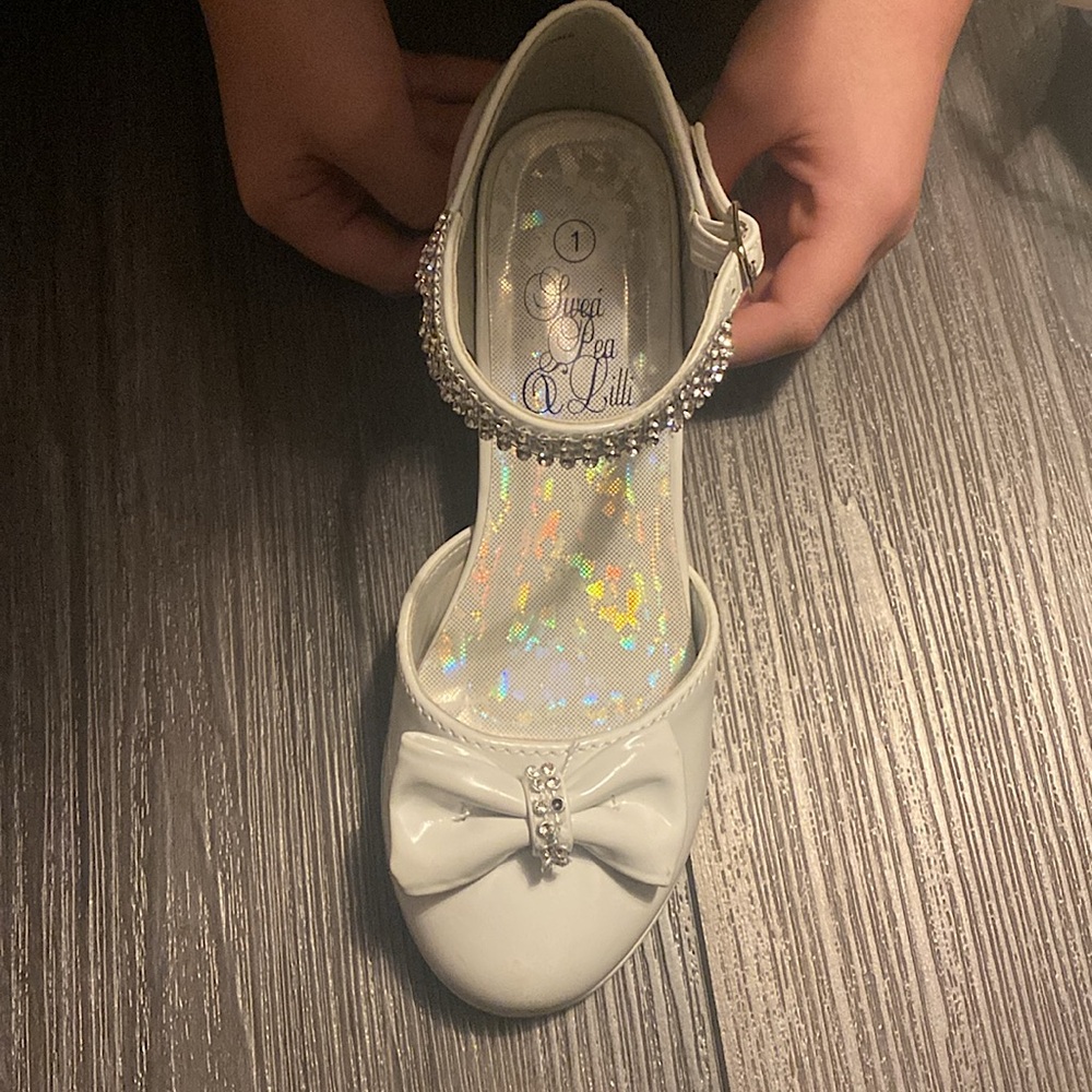 Girls size 1 white heals